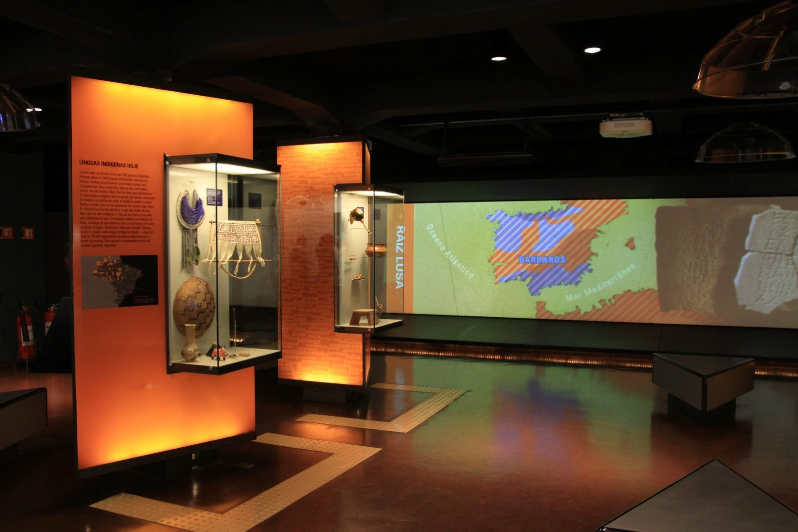 Palavras cruzadas_ foto Jefferson Pancieri (35) - Museu da Língua Portuguesa