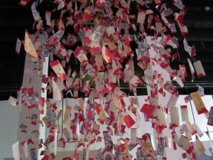 Foto de uma instalação da exposição Oswald de Andrade